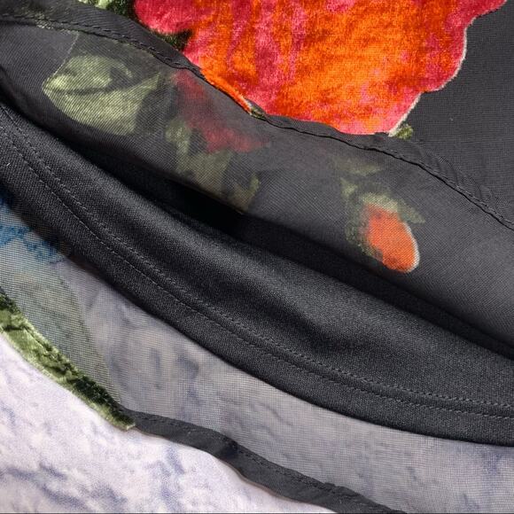 Show Me Your Mumu Floral Velvet Blouse - Picture 5 of 9